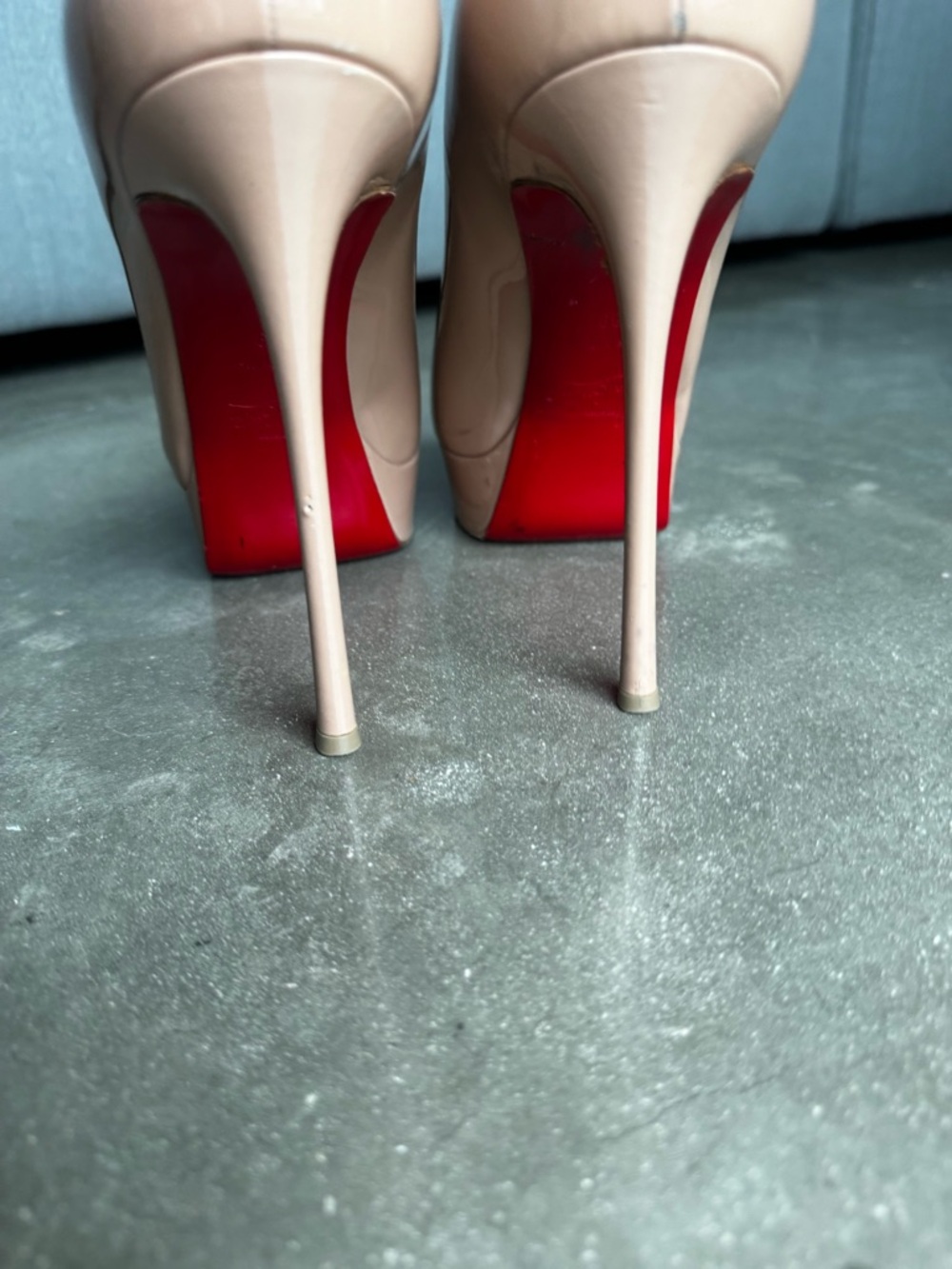 Christian Louboutin Nude Patent Stiletto Pumps with Red Sole - Picture 3 of 6